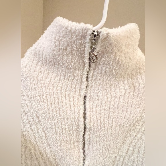 Limited edition, cashmere Victoria’s Secret sweater in white - Picture 6 of 10